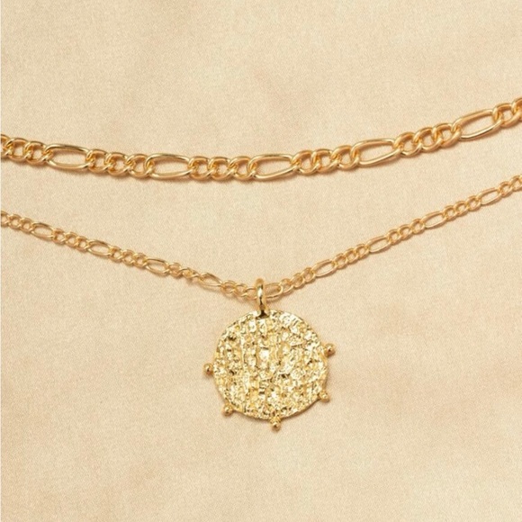 ✨Round Charm Layered Necklace (Boutique) - Picture 6 of 7